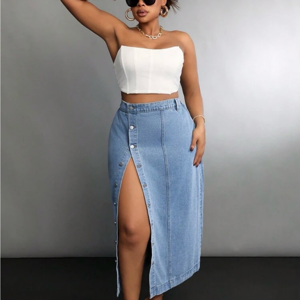 SHEIN SXY Plus Size Denim Without Elasticity Design Sense Versatile Sexy Skirt